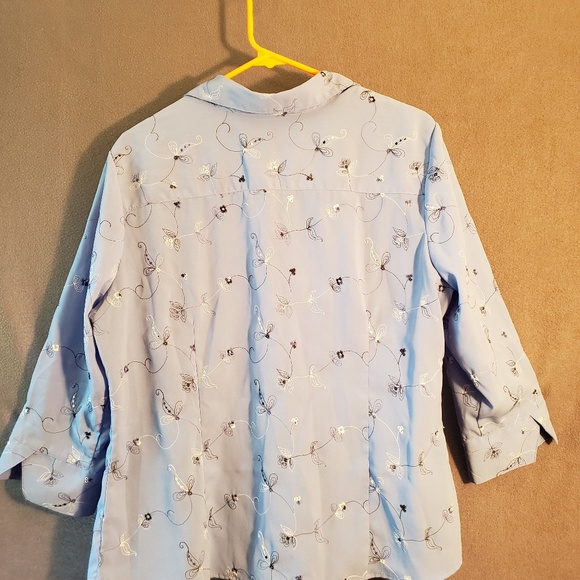 Womans Blouse - Picture 2 of 5